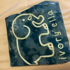 Ivory Ella Size Medium Blue Ombre Short Sleeve Tee